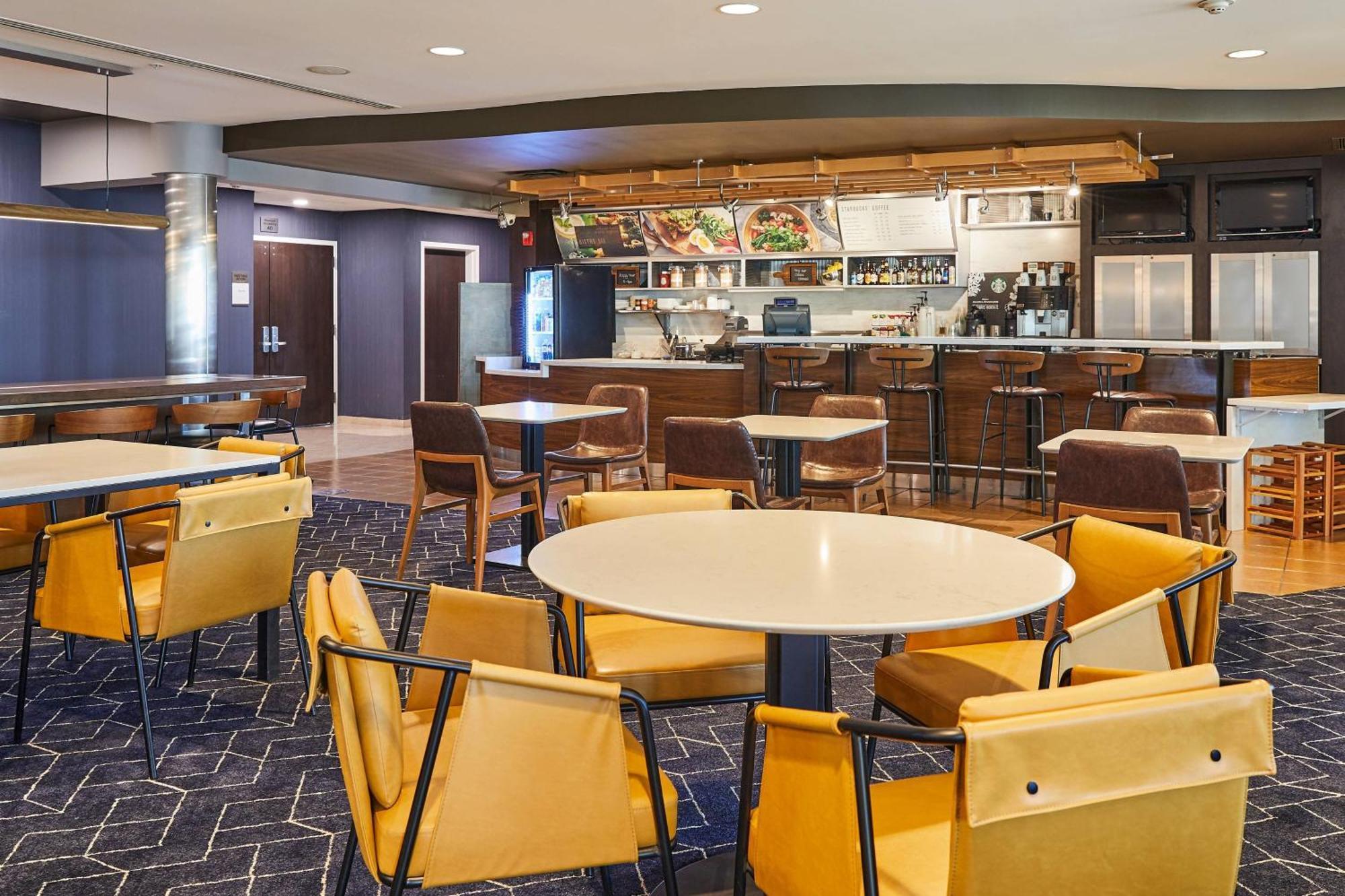 Hotel Courtyard Airport Medford